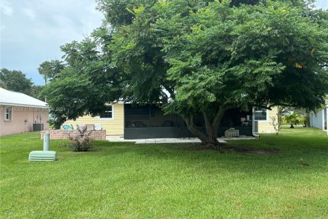 House in Okeechobee, Florida 3 bedrooms, 96.99 sq.m. № 1330876 - photo 18