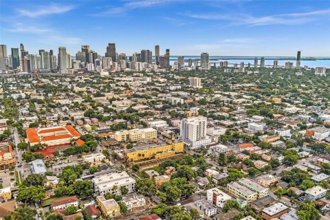 Propiedad comercial en venta en Miami, Florida, 557.41 m2 № 1332171 - foto 17