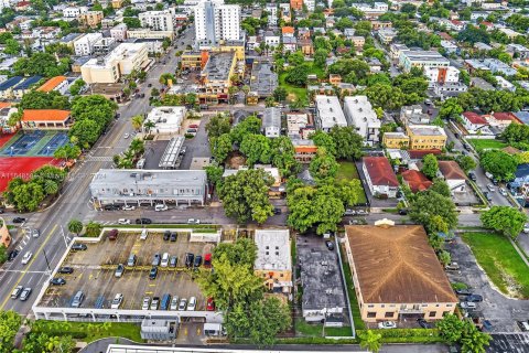 Propiedad comercial en venta en Miami, Florida, 557.41 m2 № 1332171 - foto 12