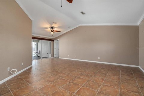 House in Port Charlotte, Florida 4 bedrooms, 242.66 sq.m. № 1295699 - photo 14