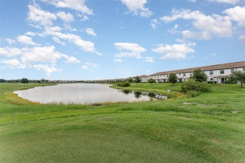 Townhouse in Davenport, Florida 3 bedrooms, 161.74 sq.m. № 1295734 - photo 10