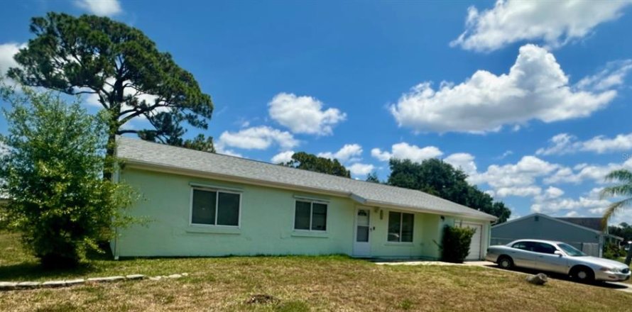 House in North Port, Florida 3 bedrooms, 122.63 sq.m. № 1343445