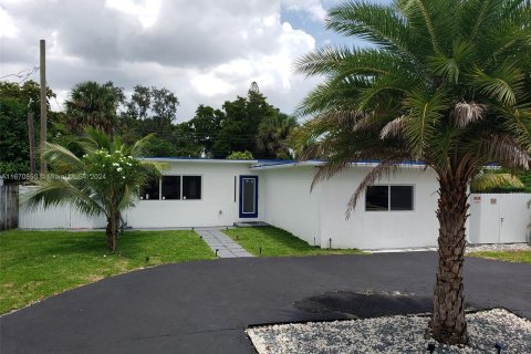 House in Fort Lauderdale, Florida 4 bedrooms, 157.19 sq.m. № 1417234 - photo 1