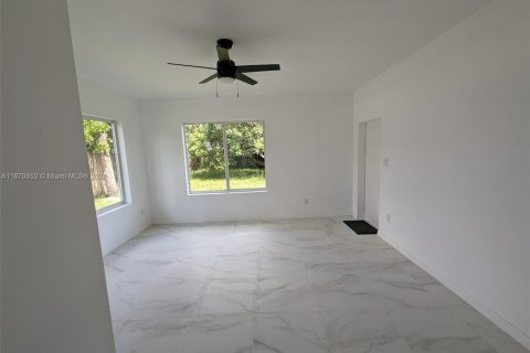 House in Fort Lauderdale, Florida 4 bedrooms, 157.19 sq.m. № 1417234 - photo 16