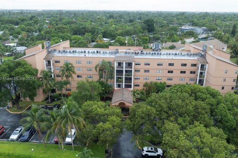 Condo in Fort Lauderdale, Florida, 2 bedrooms  № 1417185 - photo 22