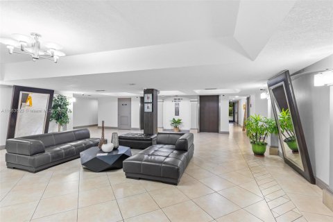 Condo in Fort Lauderdale, Florida, 2 bedrooms  № 1417185 - photo 5