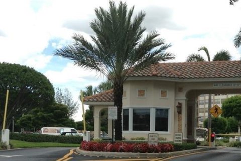 Condominio en venta en Pembroke Pines, Florida, 2 dormitorios, 120.31 m2 № 742148 - foto 1