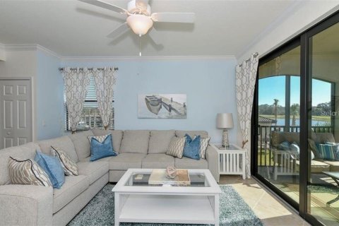 Condominio en alquiler en Lakewood Ranch, Florida, 3 dormitorios, 130.81 m2 № 633832 - foto 8