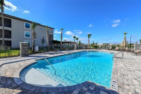 Condominio en alquiler en Lakewood Ranch, Florida, 3 dormitorios, 130.81 m2 № 633832 - foto 27