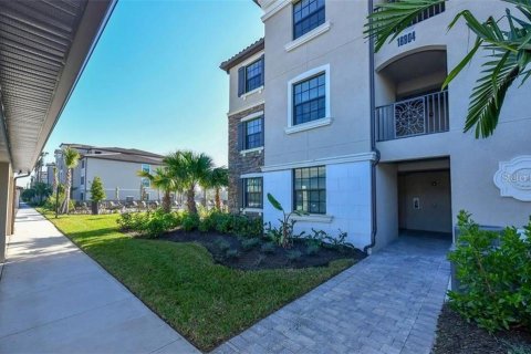 Condominio en alquiler en Lakewood Ranch, Florida, 3 dormitorios, 130.81 m2 № 633832 - foto 1