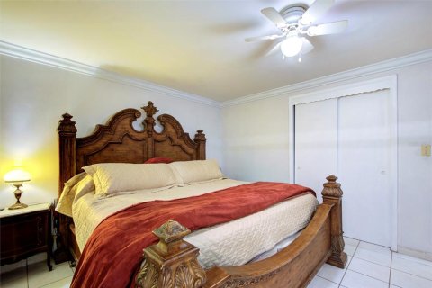 Casa en venta en Tampa, Florida, 3 dormitorios, 169.45 m2 № 1377027 - foto 18