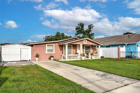 Villa ou maison à vendre à Tampa, Floride: 3 chambres, 169.45 m2 № 1377027 - photo 2