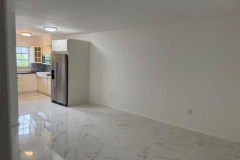 Condo in Coral Gables, Florida, 2 bedrooms  № 1209224 - photo 13