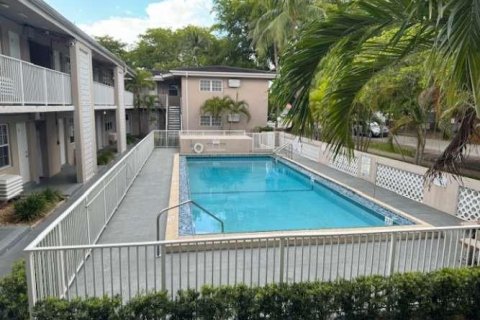 Copropriété à vendre à Coral Gables, Floride: 2 chambres, 78.13 m2 № 1209224 - photo 2