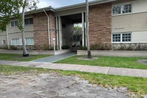 Copropriété à vendre à Coral Gables, Floride: 2 chambres, 78.13 m2 № 1209224 - photo 16