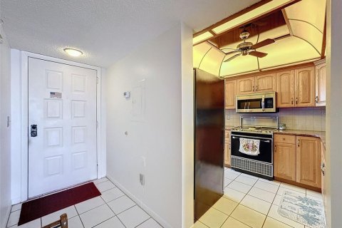 Condo in Port Richey, Florida, 2 bedrooms  № 1435649 - photo 7