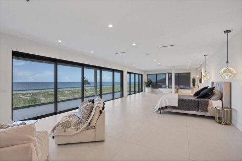 Casa en venta en Longboat Key, Florida, 4 dormitorios, 683.02 m2 № 1279072 - foto 18