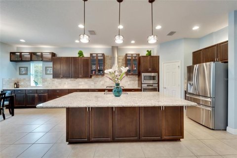 House in Land O' Lakes, Florida 5 bedrooms, 379.23 sq.m. № 1261939 - photo 23