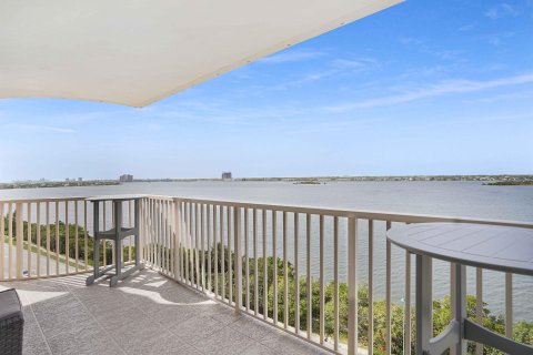 Condo in Riviera Beach, Florida, 2 bedrooms  № 1142246 - photo 22