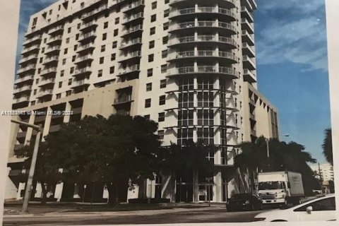 Condominio en venta en Miami, Florida, 2 dormitorios, 145.3 m2 № 1413920 - foto 2