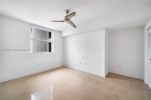 Condominio en venta en Miami, Florida, 2 dormitorios, 145.3 m2 № 1413920 - foto 14