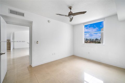 Condominio en venta en Miami, Florida, 2 dormitorios, 145.3 m2 № 1413920 - foto 15