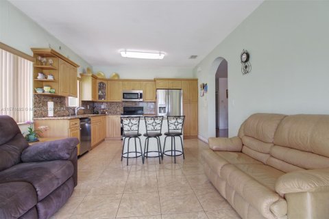 Villa ou maison à vendre à Cutler Bay, Floride: 3 chambres, 141.12 m2 № 1128684 - photo 10