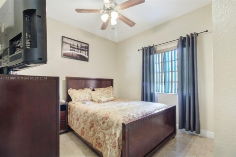 Villa ou maison à vendre à Cutler Bay, Floride: 3 chambres, 141.12 m2 № 1128684 - photo 19
