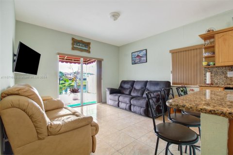 Villa ou maison à vendre à Cutler Bay, Floride: 3 chambres, 141.12 m2 № 1128684 - photo 9
