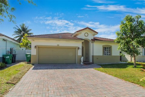 Villa ou maison à vendre à Cutler Bay, Floride: 3 chambres, 141.12 m2 № 1128684 - photo 2