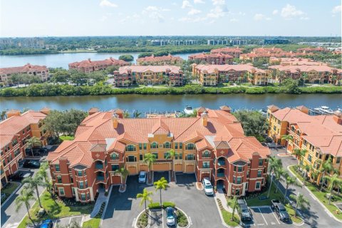 Condo in Clearwater, Florida, 1 bedroom  № 1376258 - photo 1