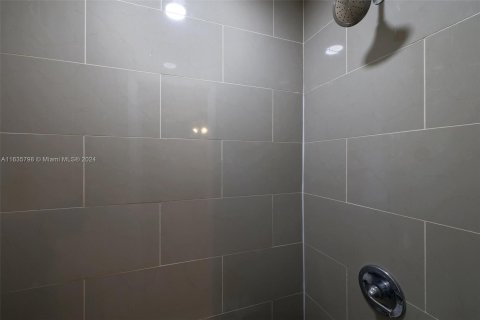 Adosado en venta en Miami, Florida, 3 dormitorios, 140.28 m2 № 1305432 - foto 15