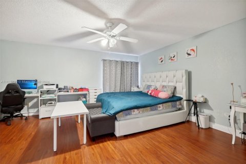 Touwnhouse à vendre à Miami, Floride: 3 chambres, 140.28 m2 № 1305432 - photo 17