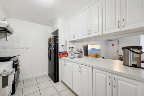 Townhouse in Miami, Florida 3 bedrooms, 140.28 sq.m. № 1305432 - photo 12