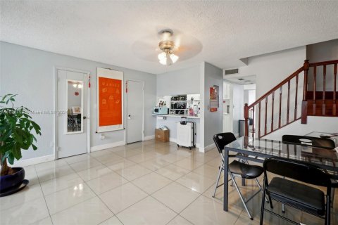 Touwnhouse à vendre à Miami, Floride: 3 chambres, 140.28 m2 № 1305432 - photo 8