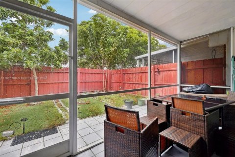 Adosado en venta en Miami, Florida, 3 dormitorios, 140.28 m2 № 1305432 - foto 28