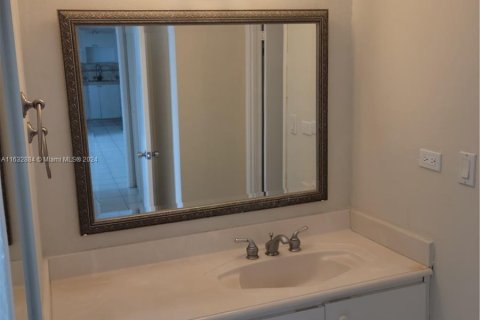 Condo in Miami Beach, Florida, 1 bedroom  № 1305434 - photo 15