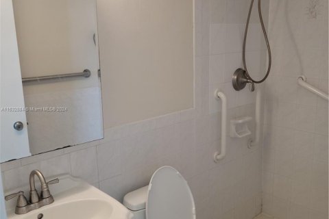 Condo in Miami Beach, Florida, 1 bedroom  № 1305434 - photo 14