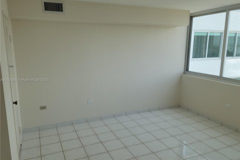 Condo in Miami Beach, Florida, 1 bedroom  № 1305434 - photo 7