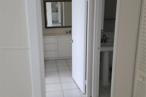 Condominio en venta en Miami Beach, Florida, 1 dormitorio, 93.83 m2 № 1305434 - foto 13