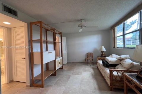Condo in Pembroke Pines, Florida, 2 bedrooms  № 1097201 - photo 6