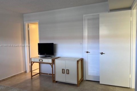 Copropriété à vendre à Pembroke Pines, Floride: 2 chambres, 108.7 m2 № 1097201 - photo 12