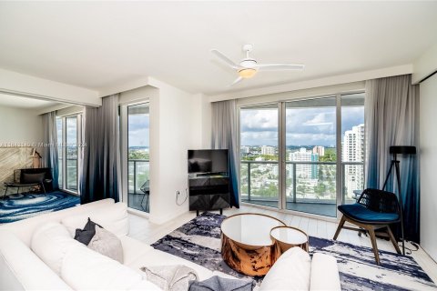 Condo in Fort Lauderdale, Florida, 2 bedrooms  № 1324549 - photo 19