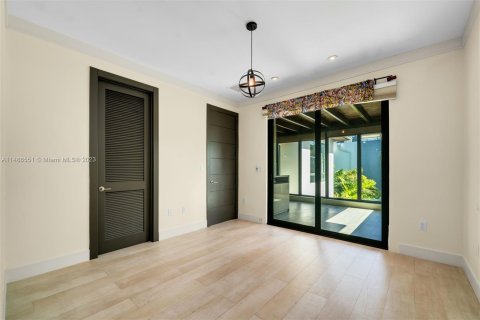 House in Key Biscayne, Florida 5 bedrooms, 359.07 sq.m. № 846131 - photo 16