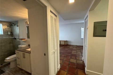 Снять в аренду квартиру в Майами, Флорида 1 спальня, № 846169 - фото 16