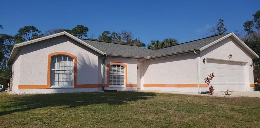 House in North Port, Florida 3 bedrooms, 120.03 sq.m. № 1006433