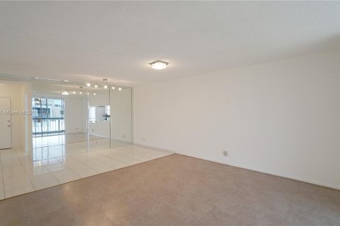 Copropriété à vendre à Hallandale Beach, Floride: 2 chambres, 101.45 m2 № 1290823 - photo 9