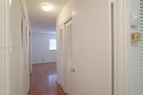 Copropriété à vendre à Hallandale Beach, Floride: 2 chambres, 101.45 m2 № 1290823 - photo 18