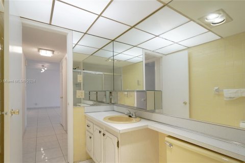 Condominio en venta en Hallandale Beach, Florida, 2 dormitorios, 101.45 m2 № 1290823 - foto 14