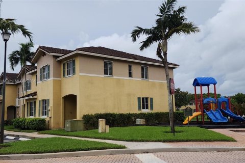 Townhouse in North Lauderdale, Florida 3 bedrooms, 145.67 sq.m. № 1330143 - photo 15